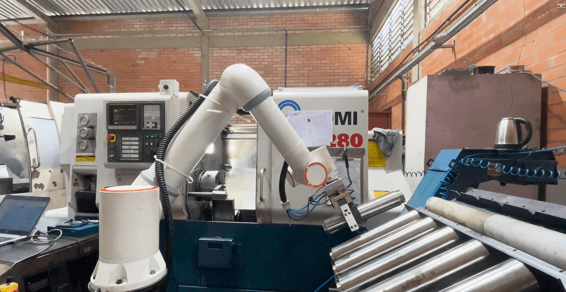 Alimentação de torno CNC