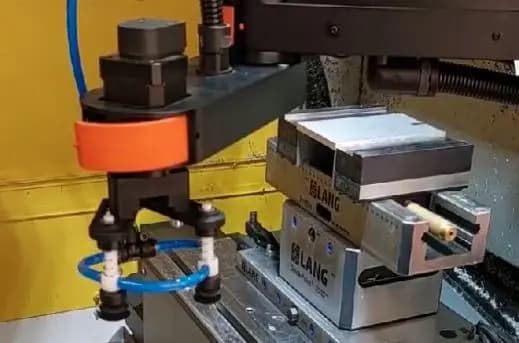 Robô de carregamento para Fanuc Robodrill